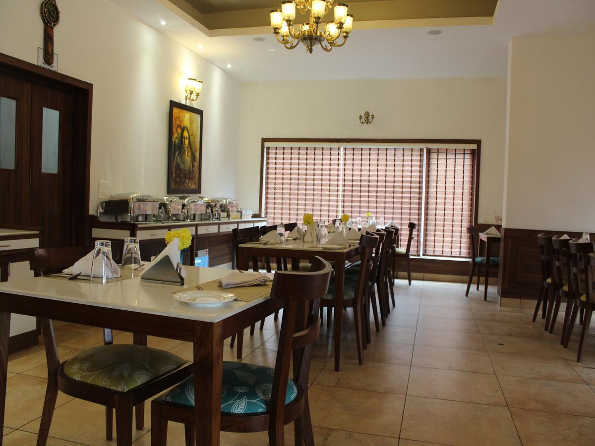 Oyo 2531 Hotel Una Comfort Misty Oak Nainital Luaran gambar